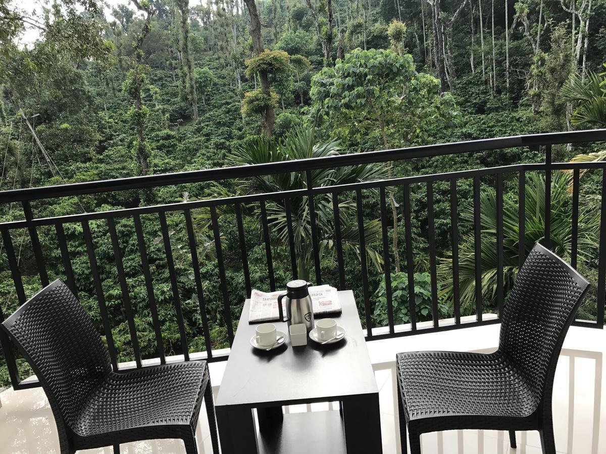 Highland Bristo Hotel Kalpetta Exterior photo